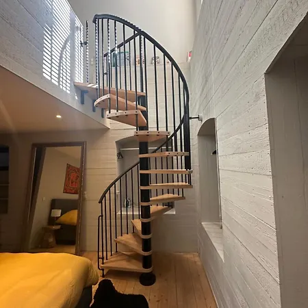 Beautiful Luxurious 1 Bedroom In The Heart Of The European Quarter Apartment